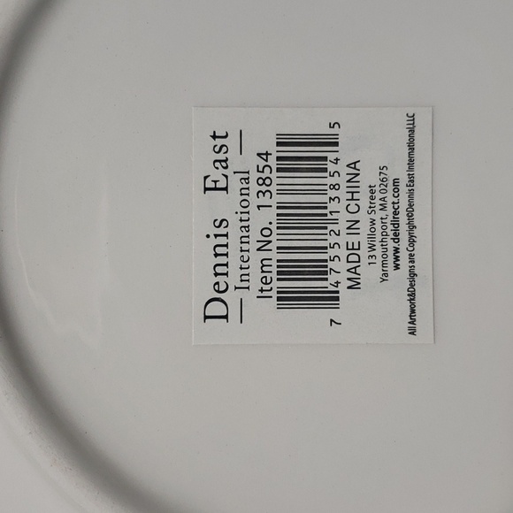 Dennis East International NWT Set/4 Plaid Trimmed Red Truck Ceramic Plates - Picture 4 of 5